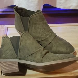 Report Footwear Size 8 Bootie